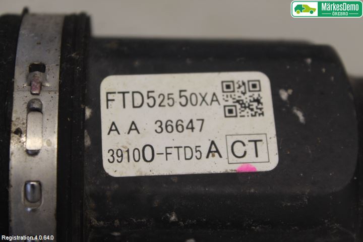 Mazda CX-3 Drivaxel Fram Höger