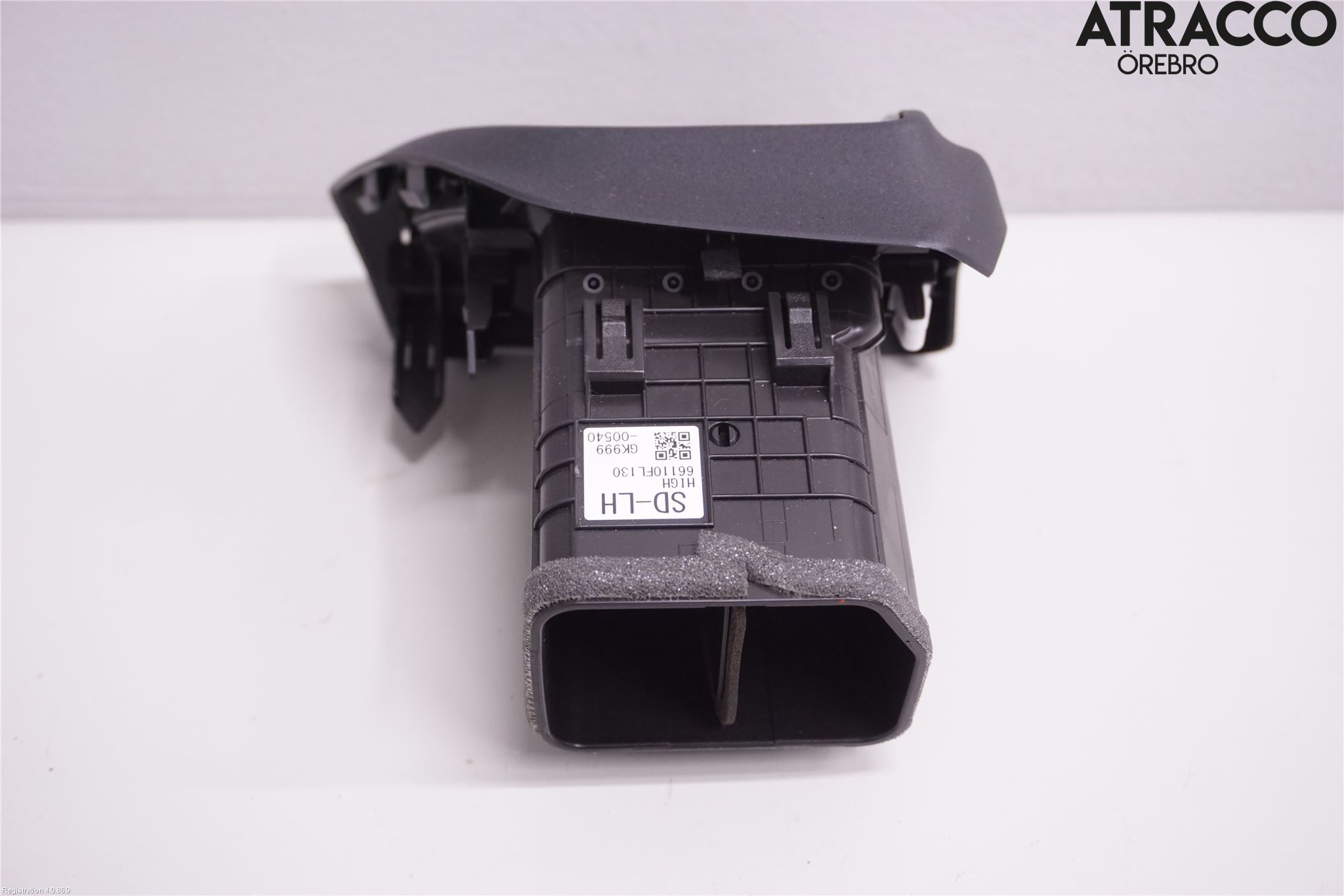 Subaru IMPREZA V 18- Defrosterkanal-Munstycke