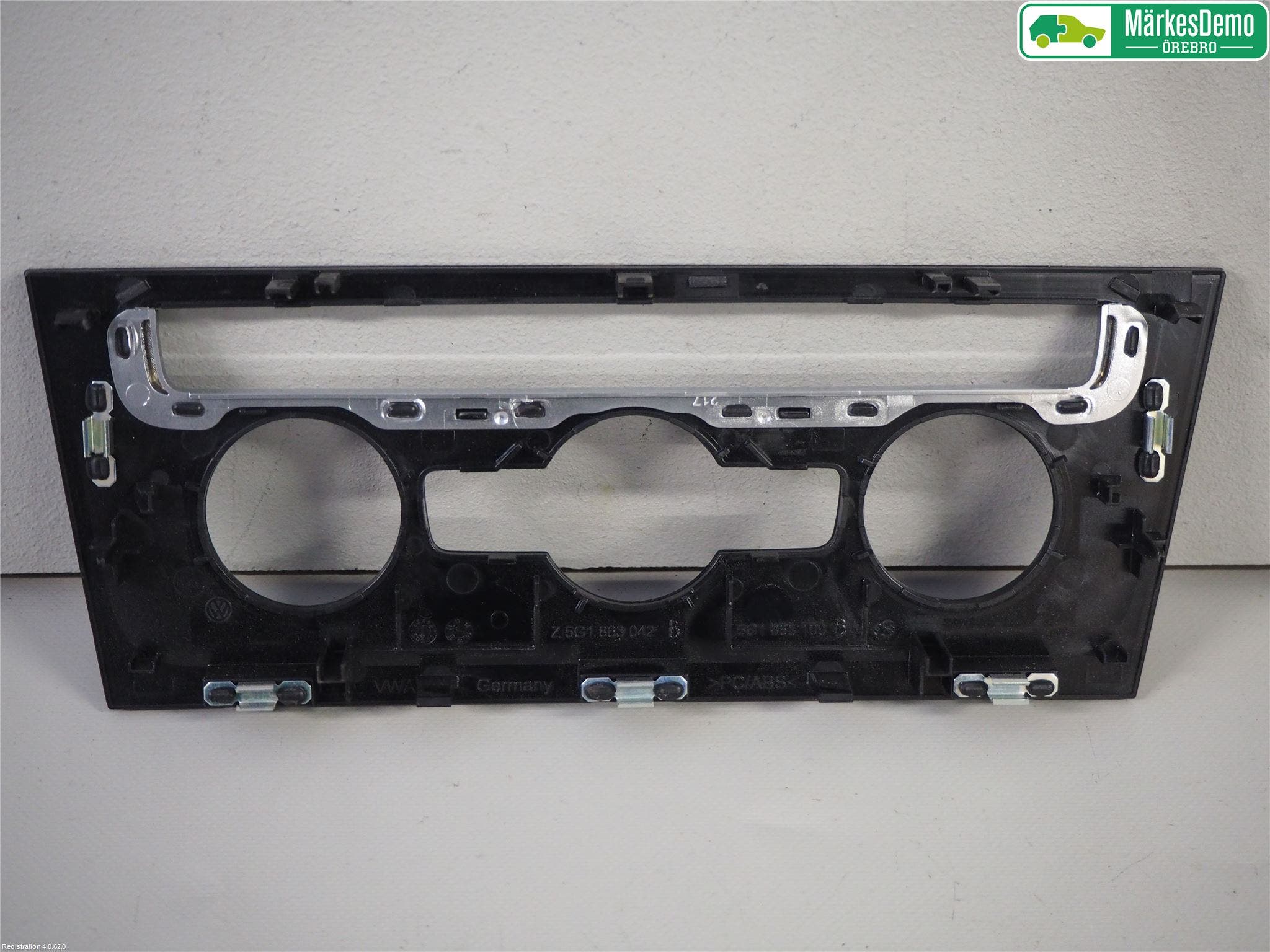 Volkswagen VW GOLF / E-GOLF VII 13-20 Instrument-Radio Sarg