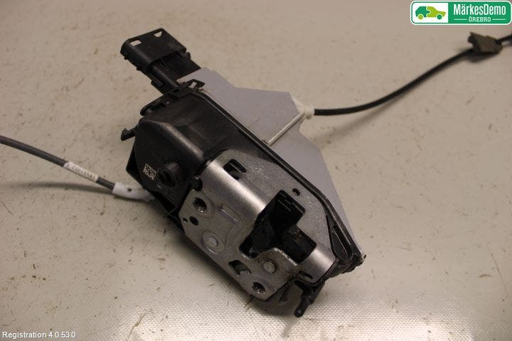 Peugeot 5008 10-16 Låskista-Dörrlås