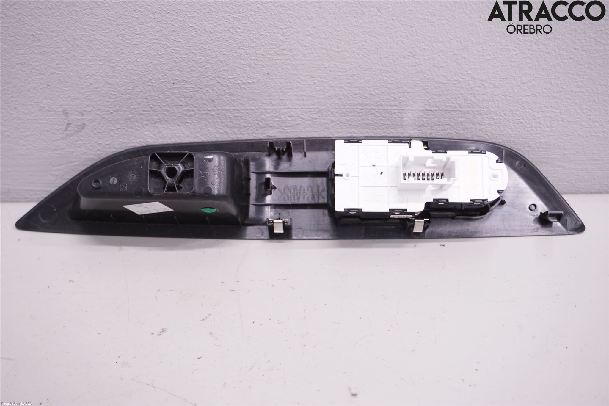 Peugeot 208/E-208 20- Strömställare Elhiss