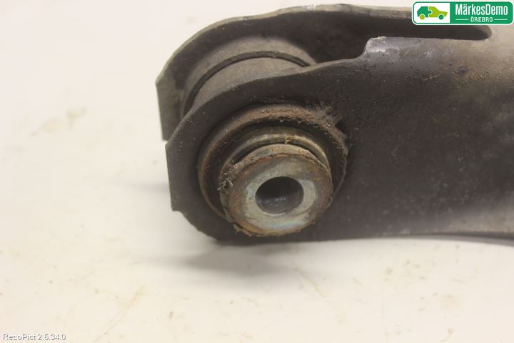 BMW 3 F30/F31/F80 12-19 Bärarm Bak Vä-Hö