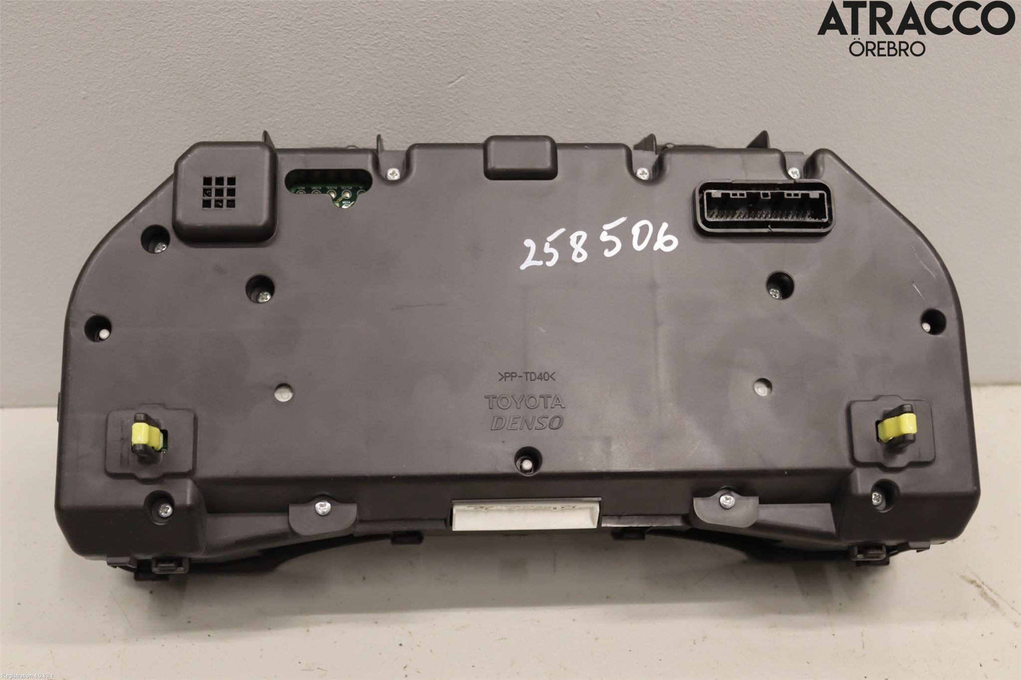 Toyota AVENSIS 09-15 Instrument Komb
