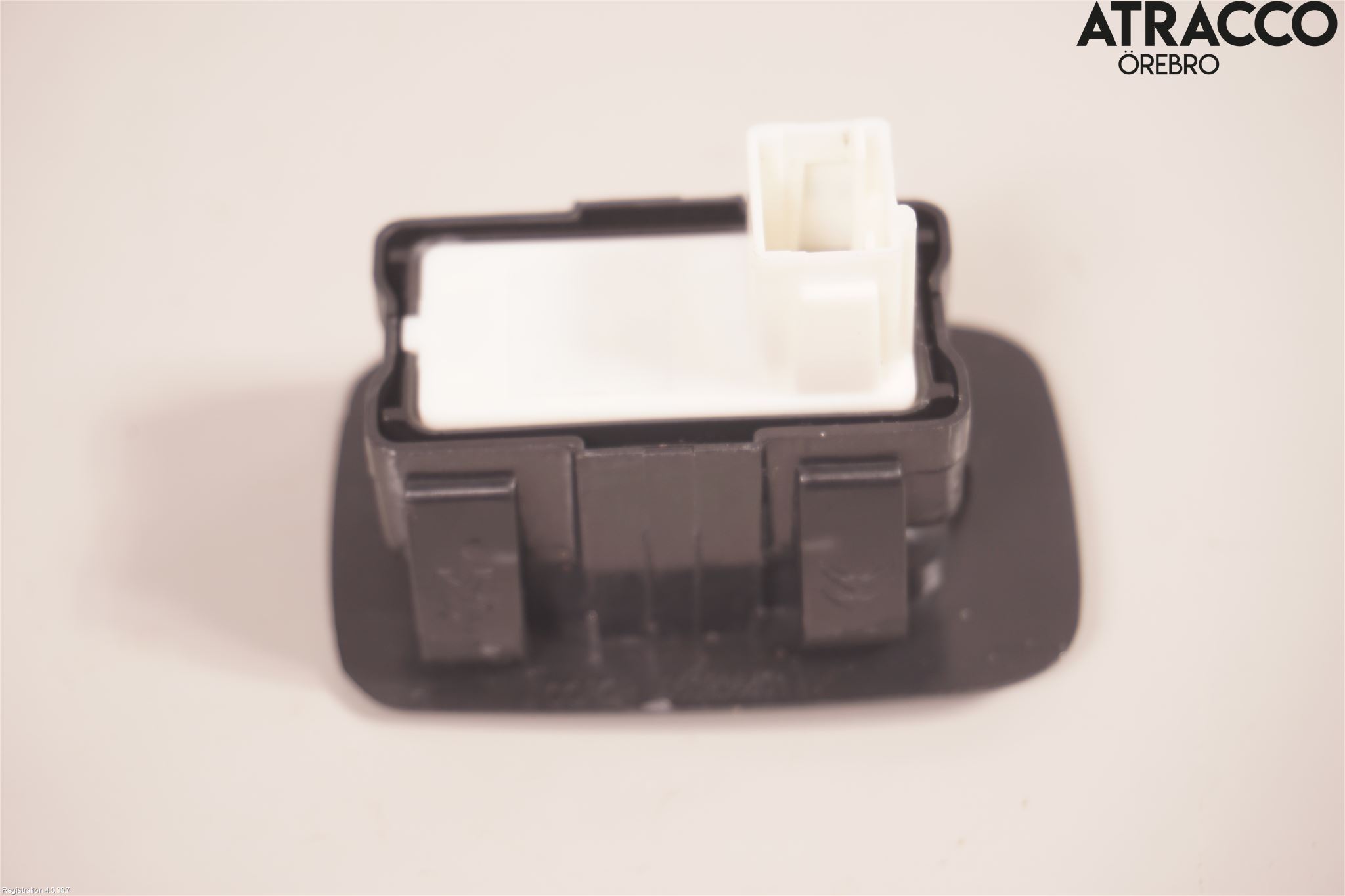 Peugeot RIFTER/E-RIFTER 19- Strömställare Elhiss