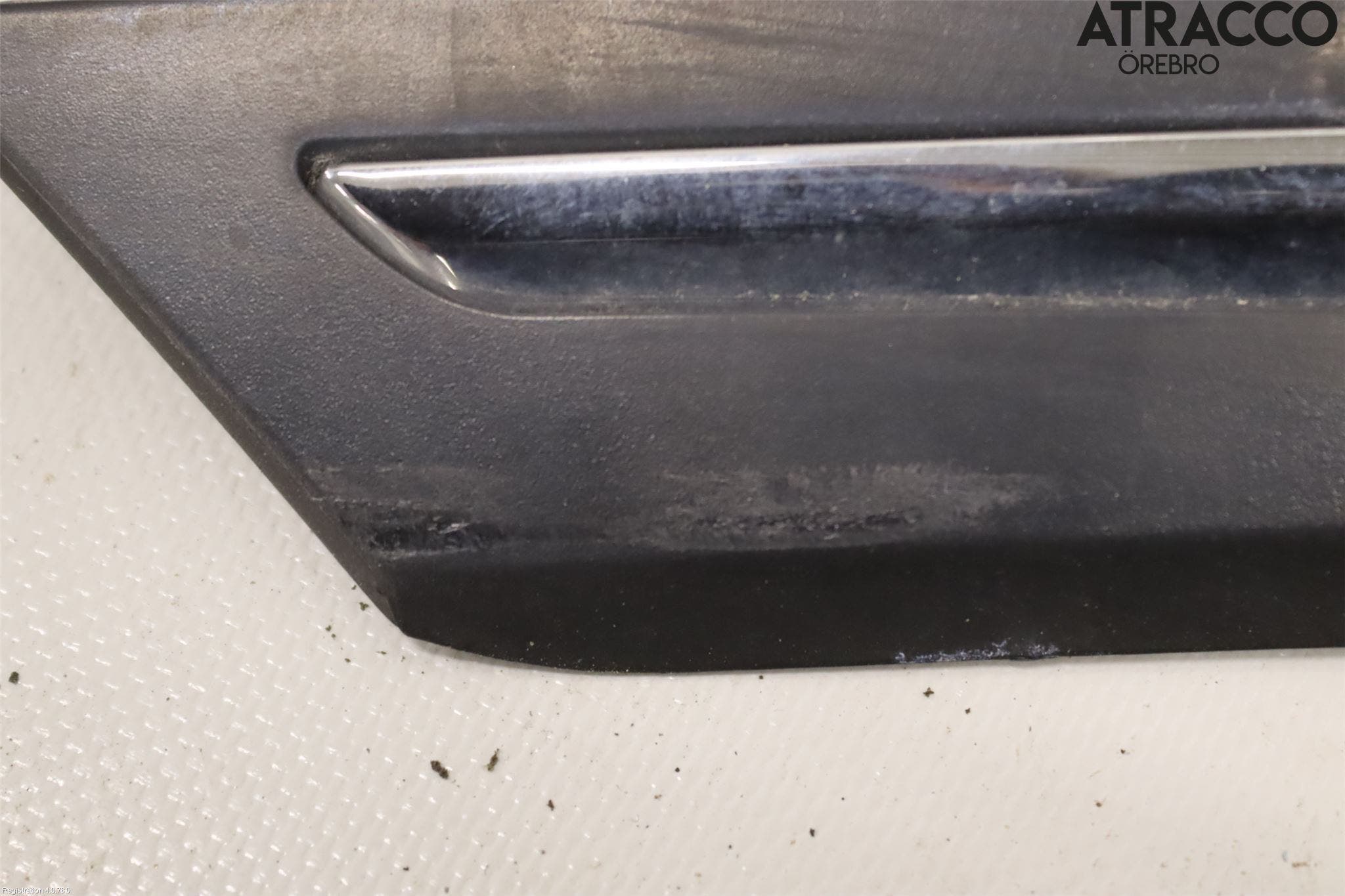 Peugeot 3008 17-24 List Framskärm Hö