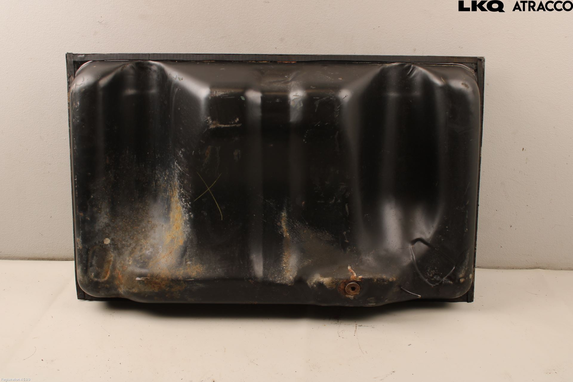 Volkswagen VW 1303 Bränsletank