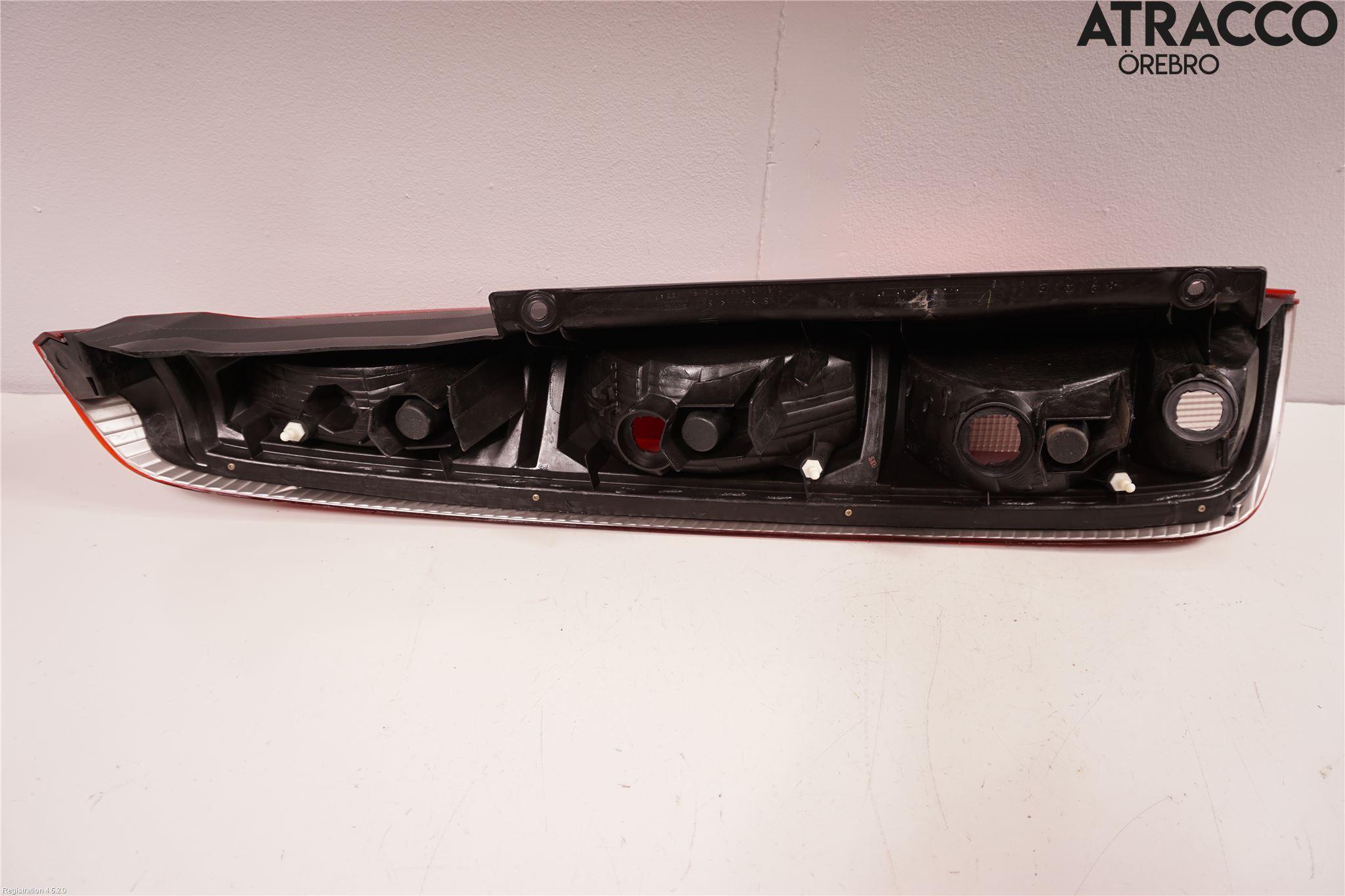 Nissan X-TRAIL     01-07 Bakljus Höger
