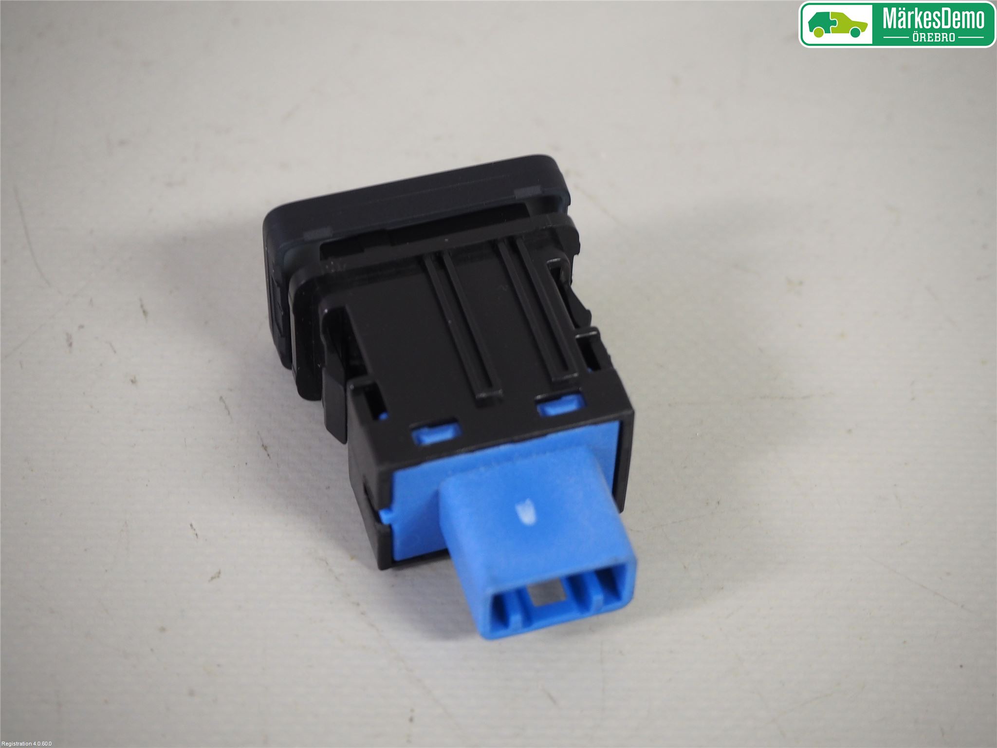 Mitsubishi OUTLANDER 13-21 Strömställare Antisladd