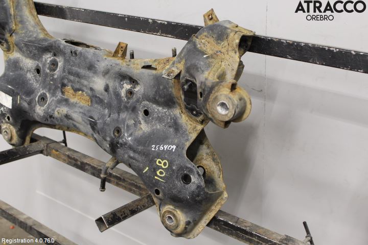 Hyundai i40 08-15 Framvagnsbalk