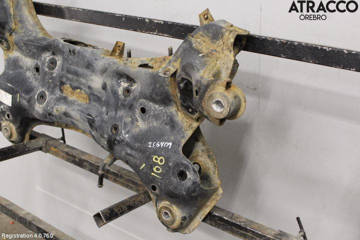 Hyundai i40 08-15 Framvagnsbalk