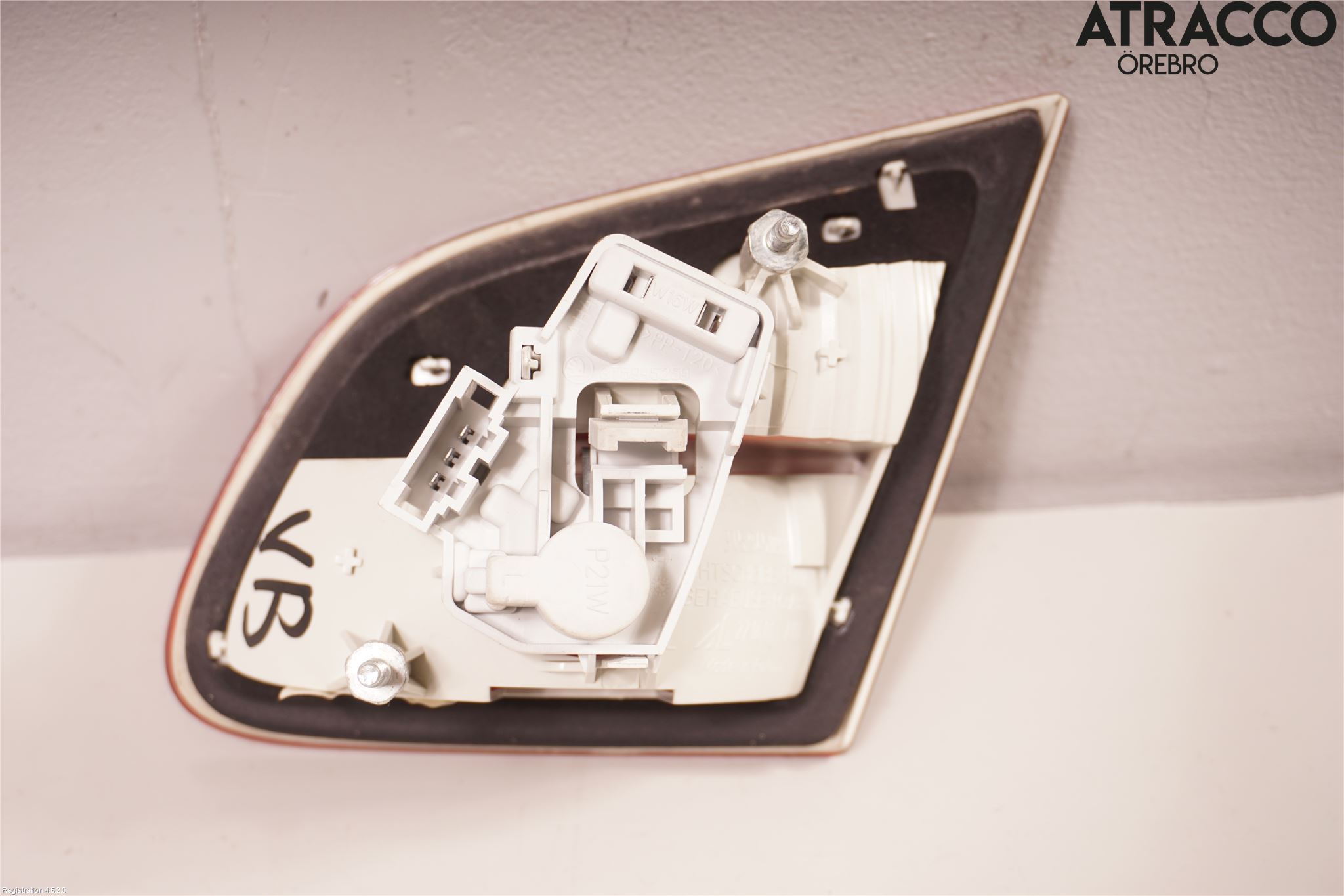 Skoda SUPERB 09-15 Bakljus Lucka Vä