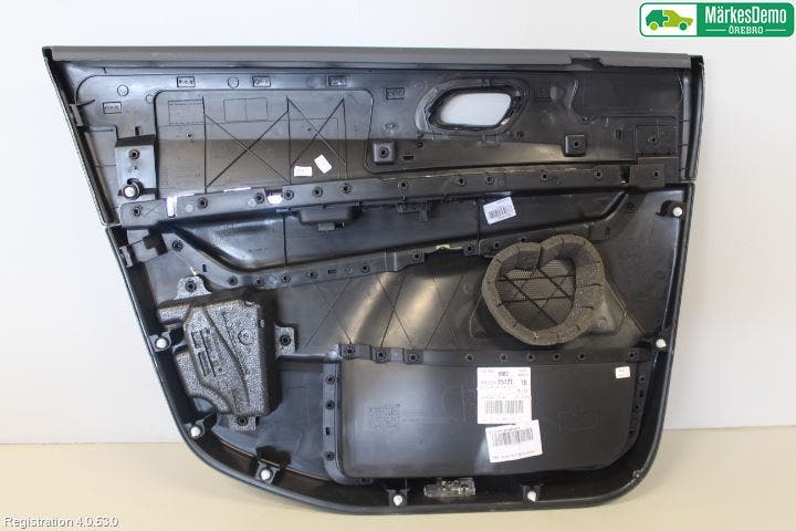 Peugeot 5008 10-16 Dörrklädsel Hö