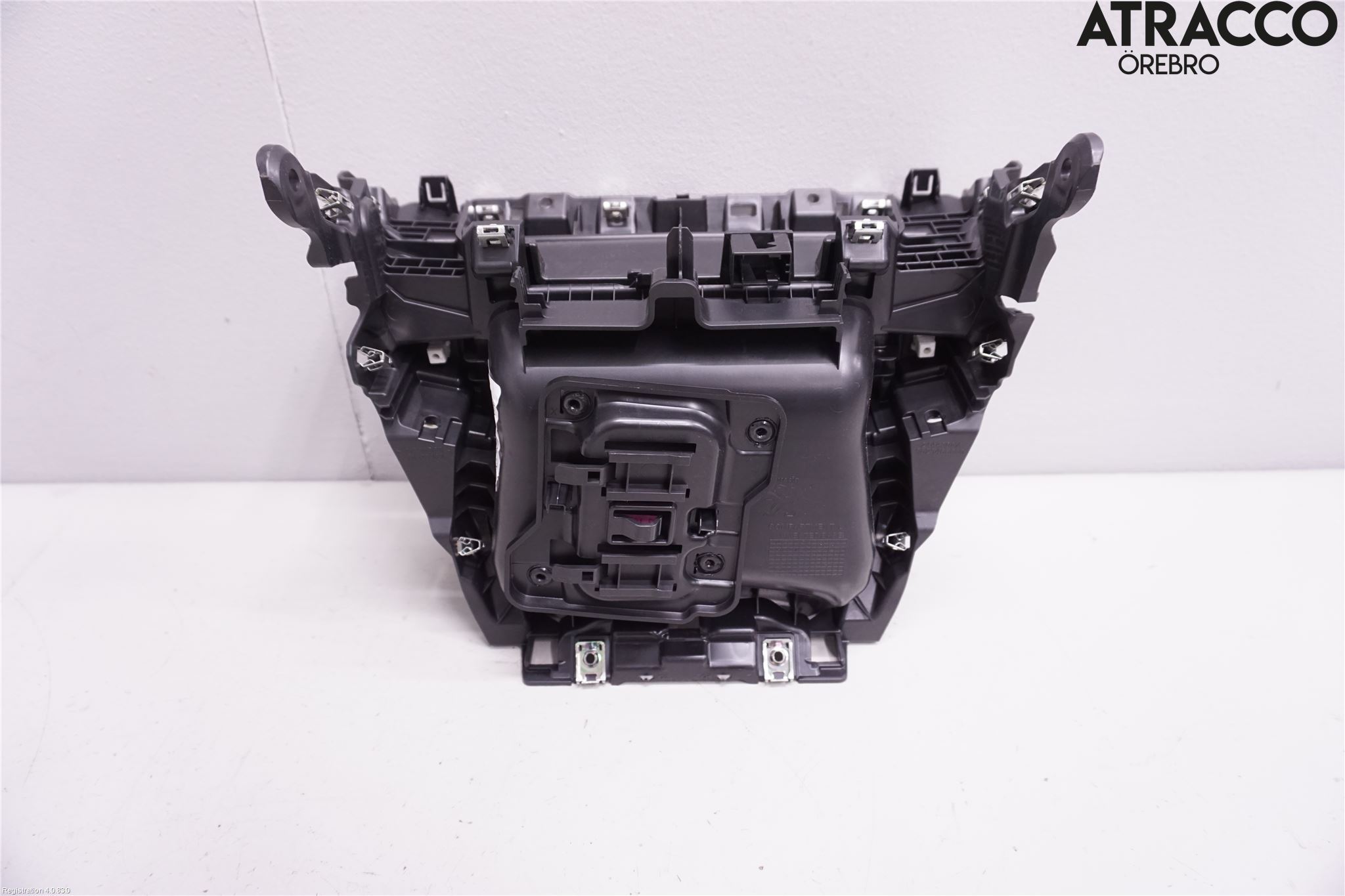 Peugeot 208/E-208 20- Instrumentbräda Förvaringsfack