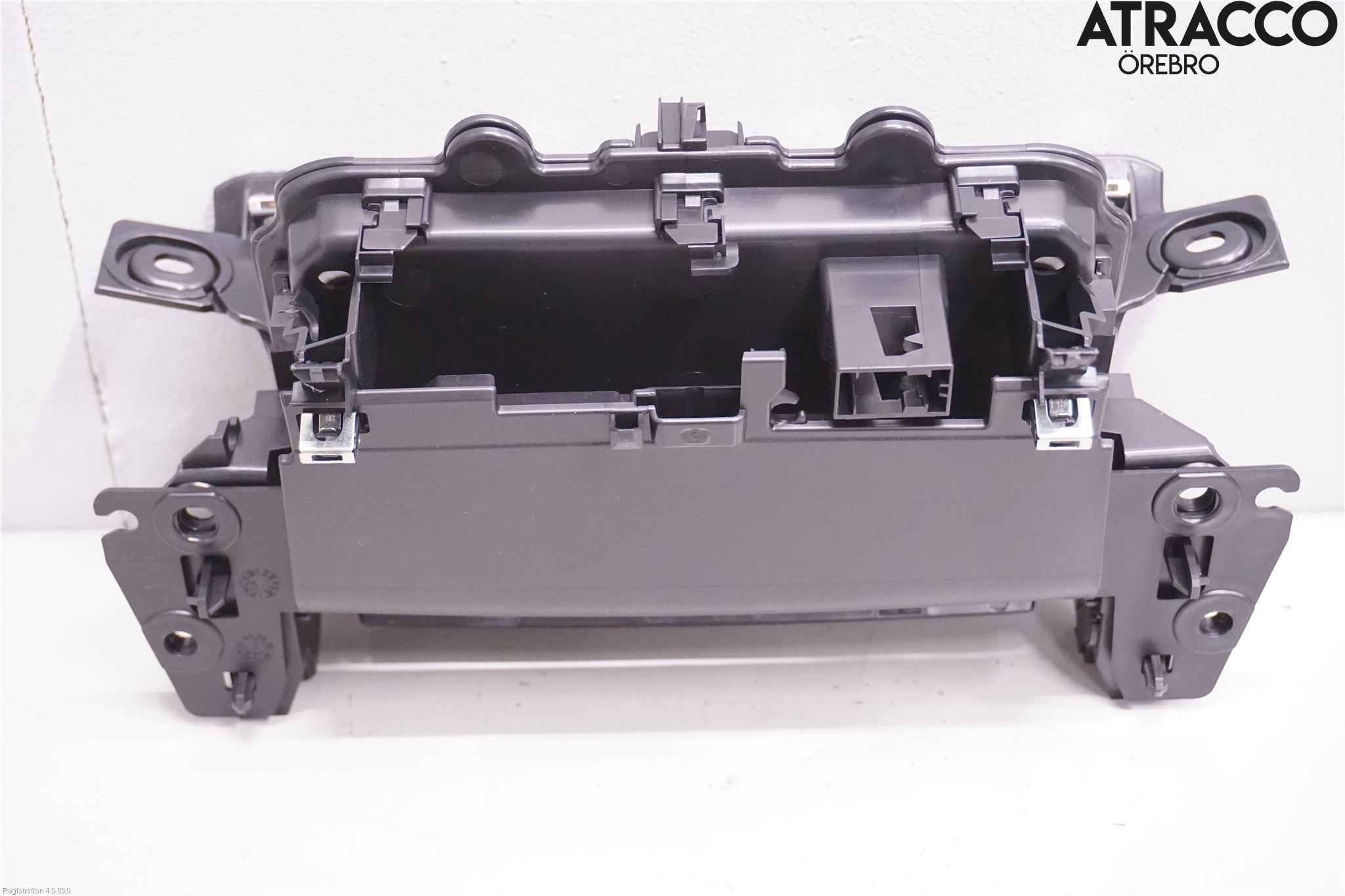 Peugeot 208/E-208 20- Instrumentbräda Förvaringsfack