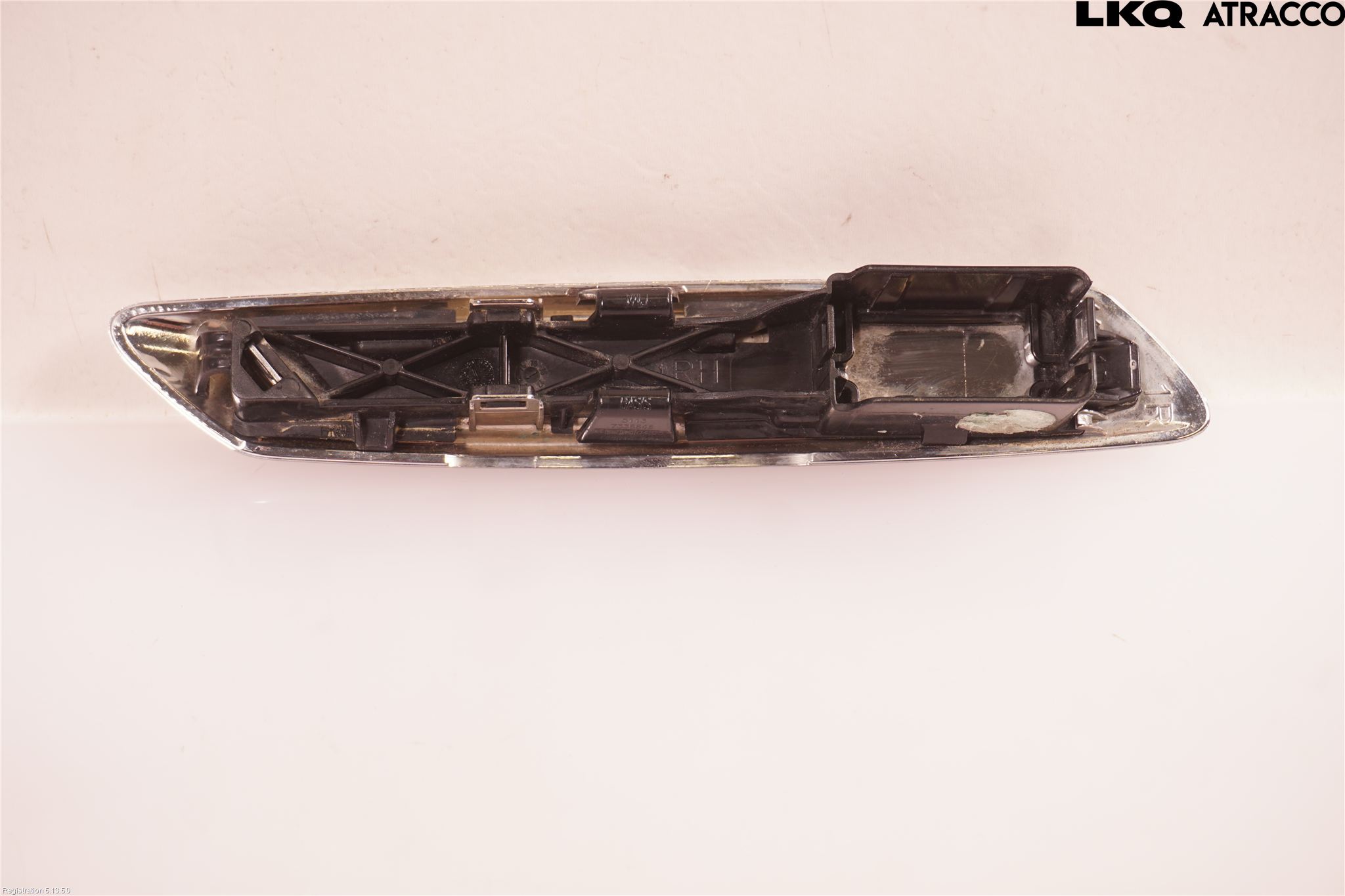 BMW 5 F10/F11/F18 09-17 Emblem