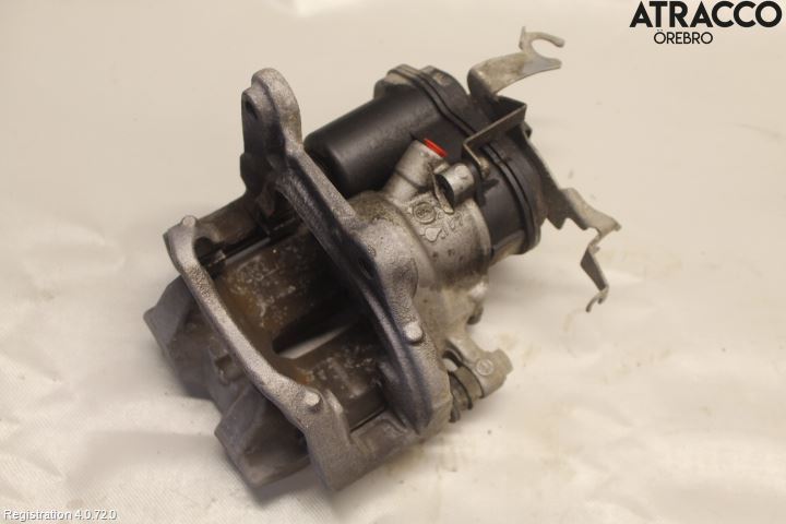 BMW 5 G30/G31/F90 17-23 Bromsok Bak Höger