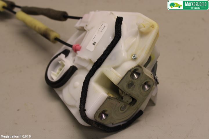 Mazda CX-3 Låskista-Dörrlås