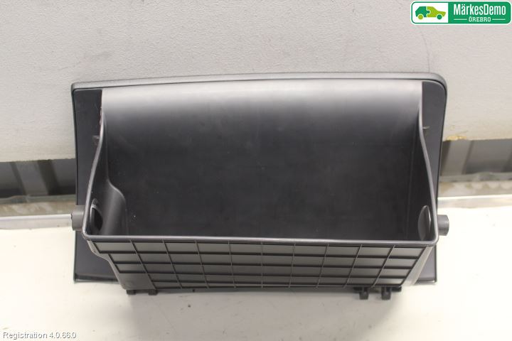 Kia STONIC 18->> Handskfack