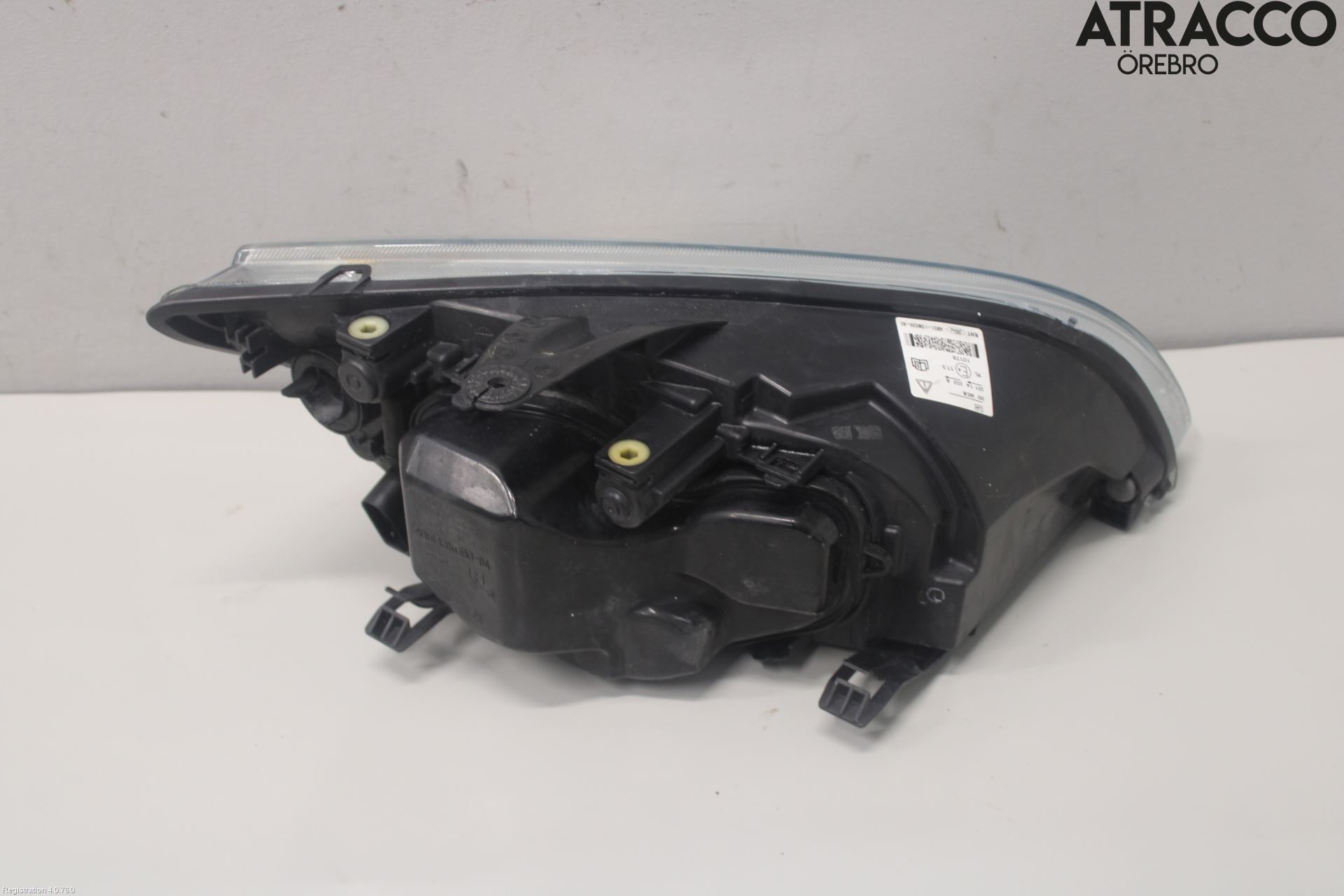 Ford FOCUS     04-07 Strålkastare Vänster