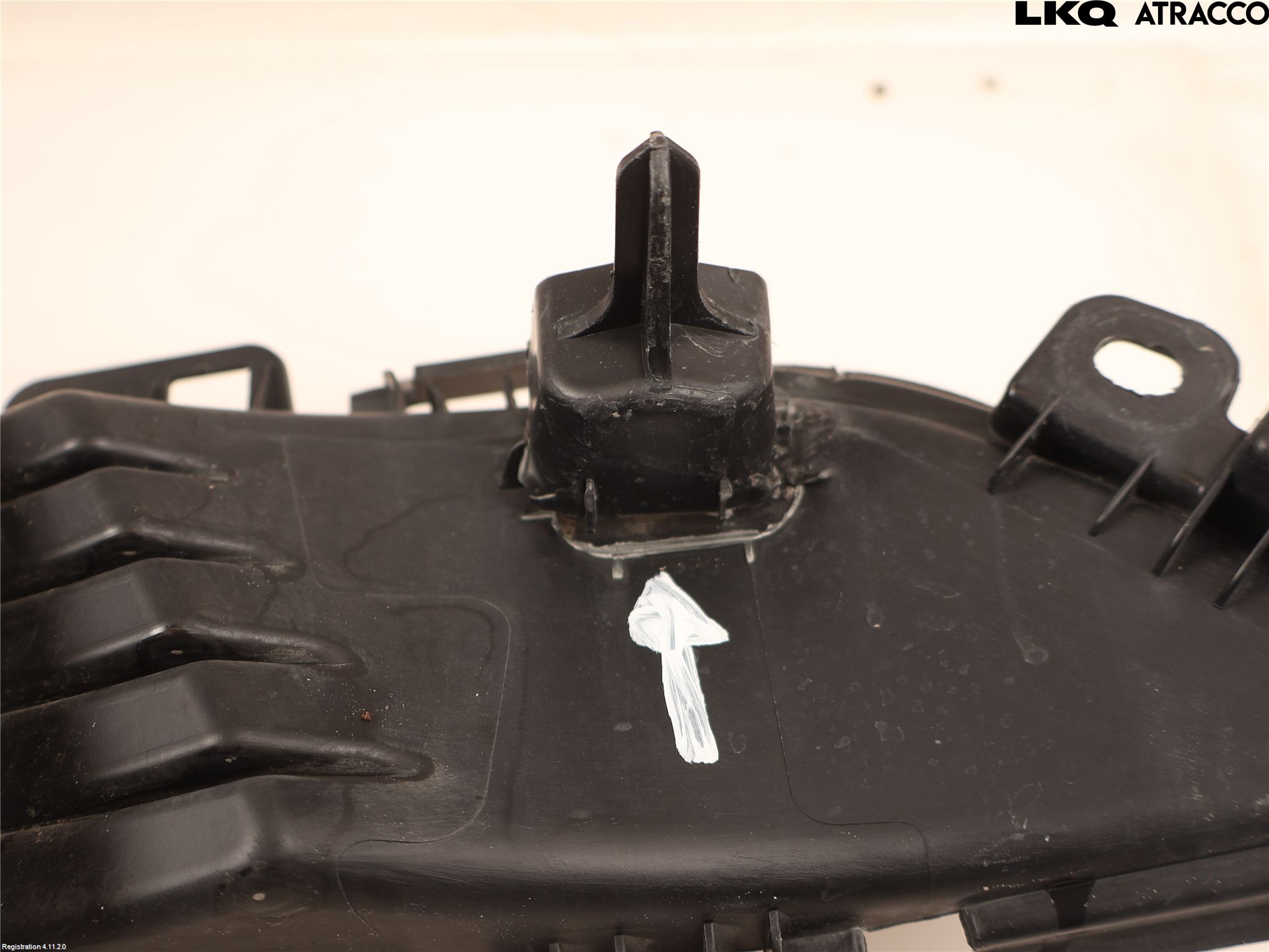 Tesla MODEL Y 21- Grill-Galler