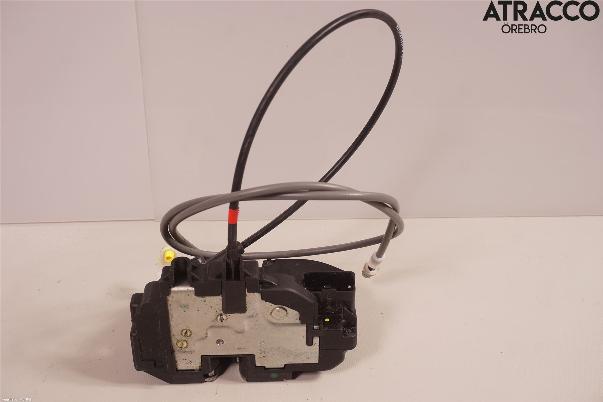 Nissan NOTE E11 06-14 Låskista-Dörrlås