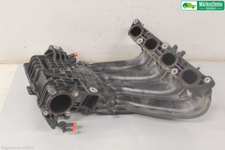 Nissan JUKE 10-14 Grenrör Insug