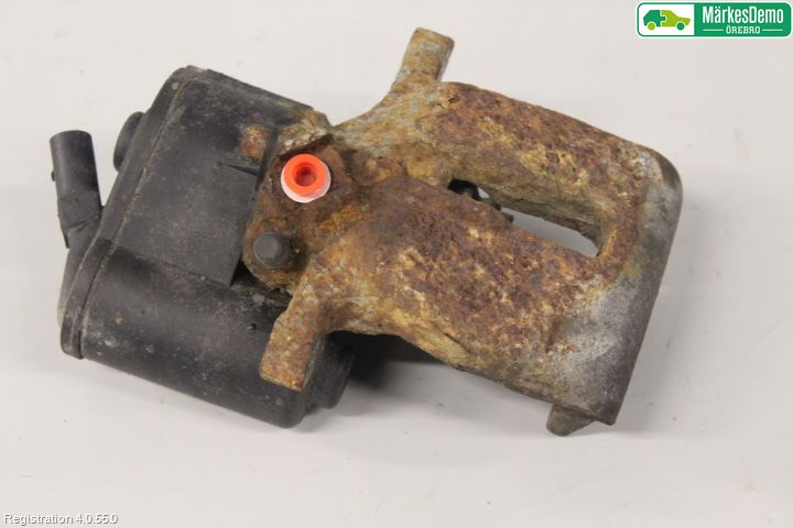 Volkswagen VW PASSAT 11-14 Bromsok Bak Höger