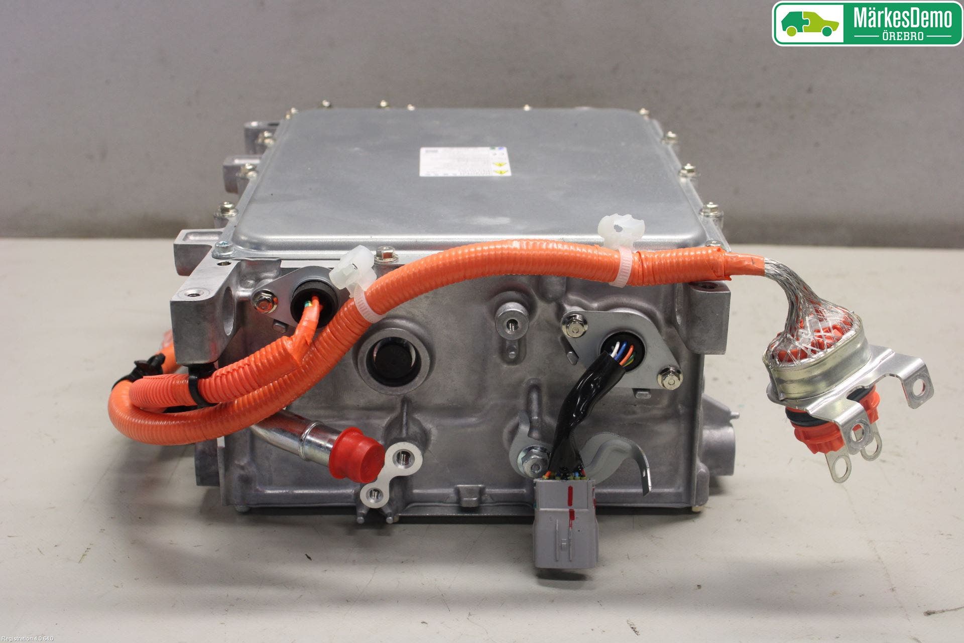 Mitsubishi OUTLANDER 13-21 Batteriladdare Högspänning