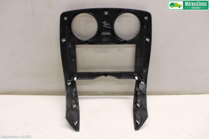 Nissan NOTE E12 14-20 Instrument-Radio Sarg
