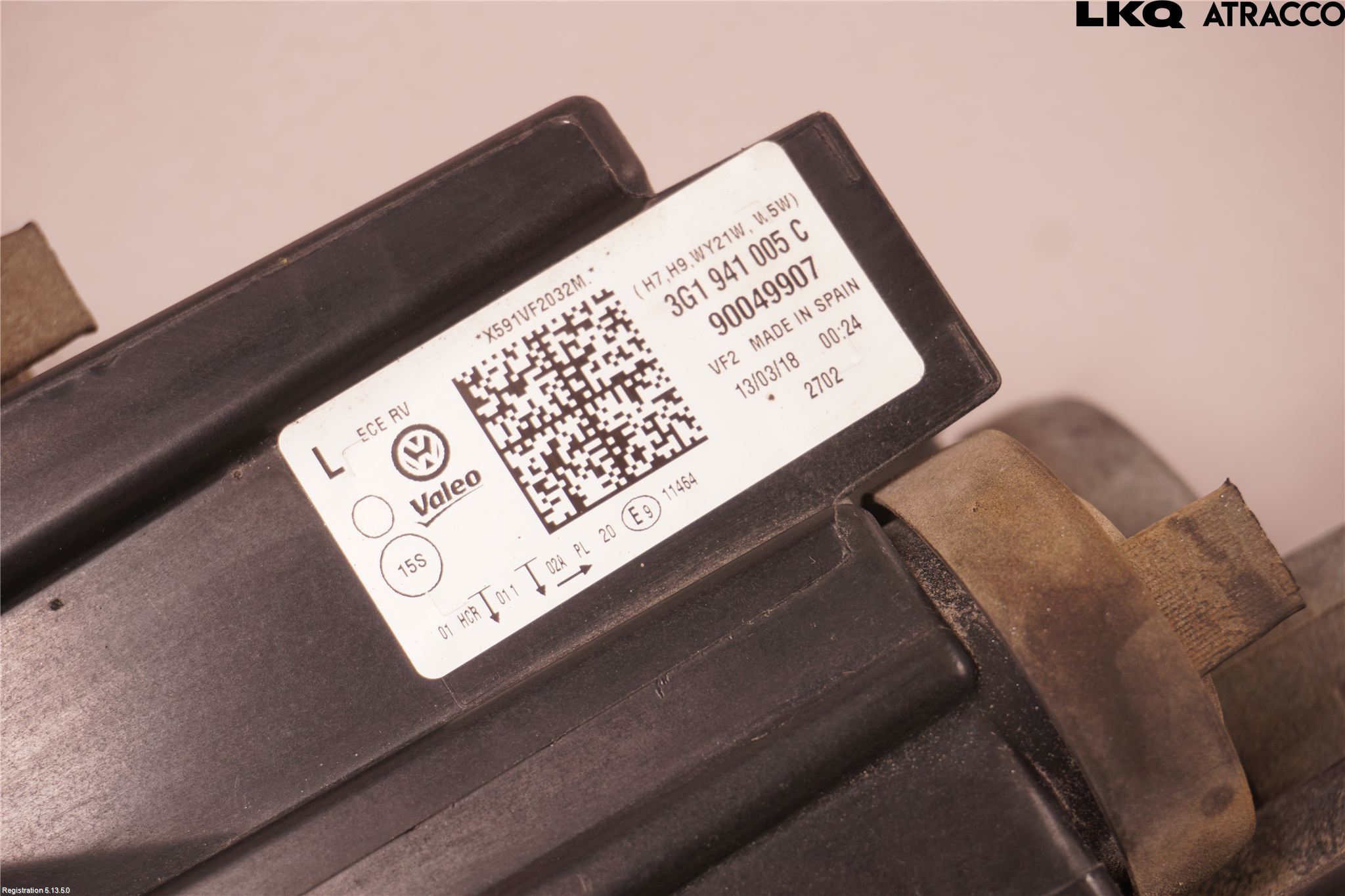 Volkswagen VW PASSAT 15-19 Strålkastare Vänster