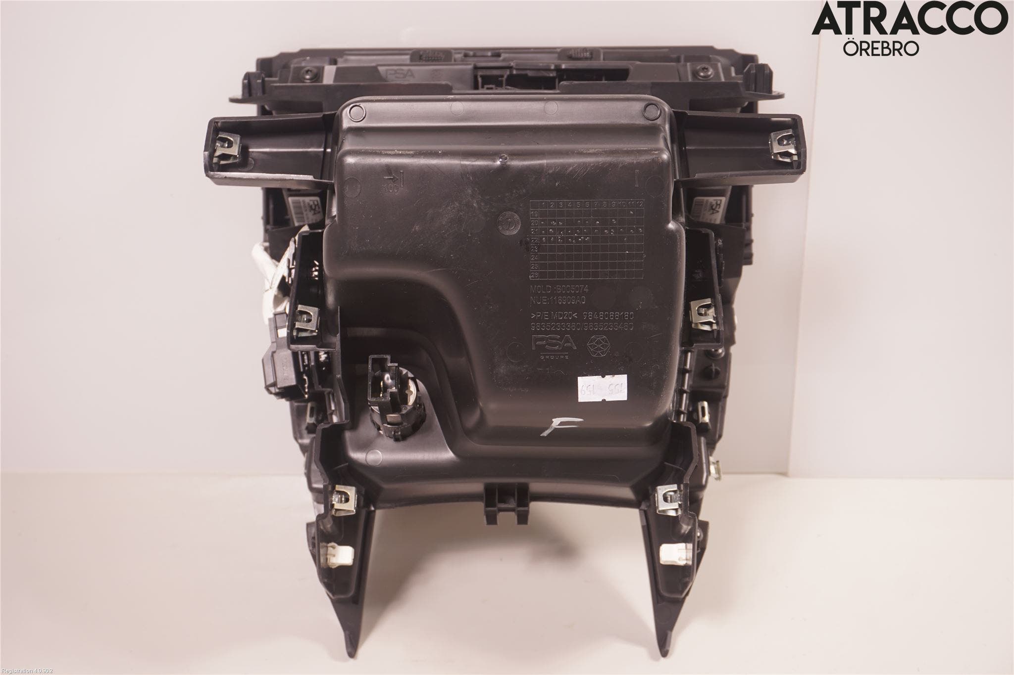 Citroen C4/E-C4 C4X/E-C4X III 21- Instrumentbräda Förvaringsfack