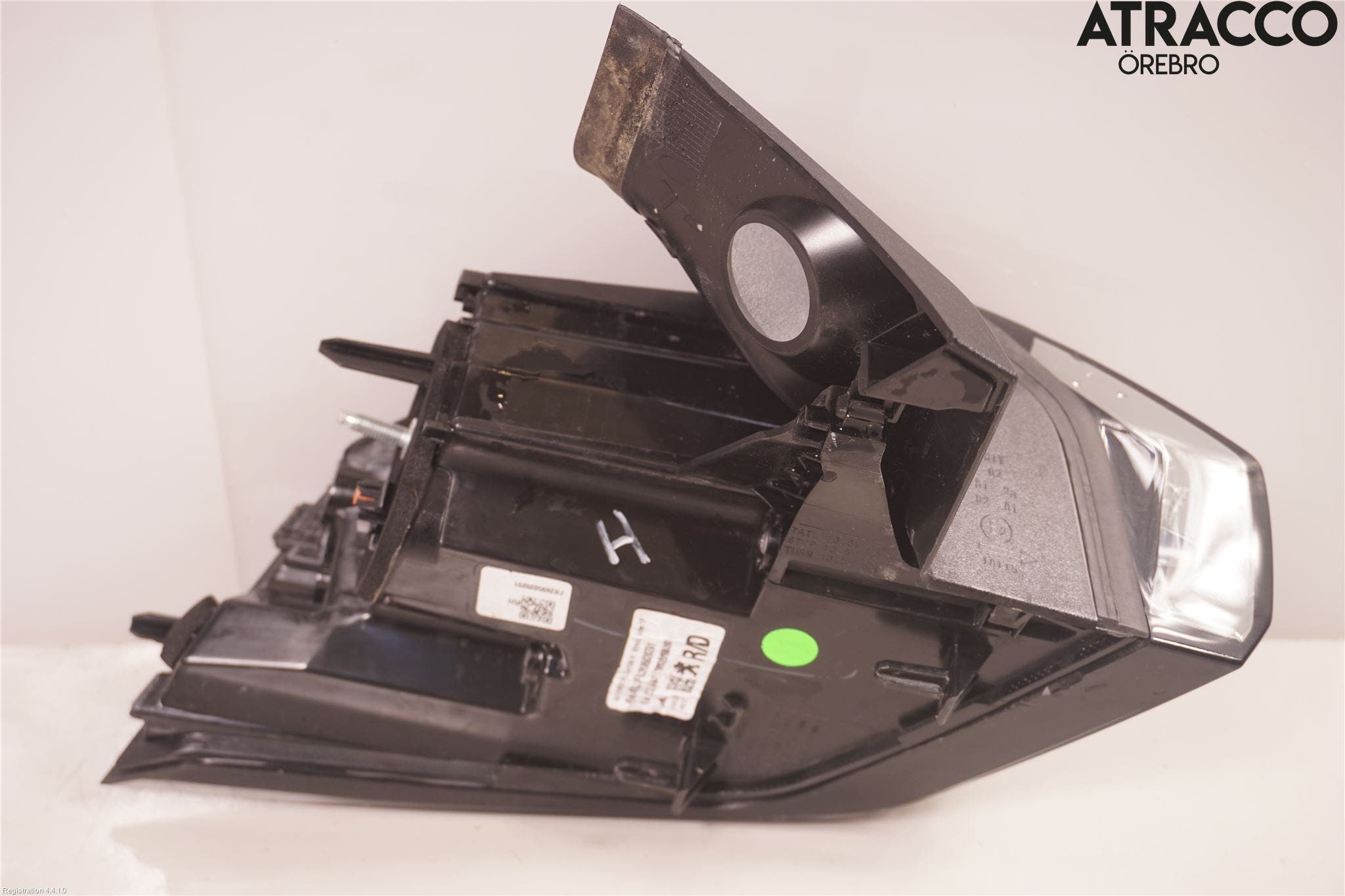 Peugeot 2008/E-2008 20- Bakljus Höger