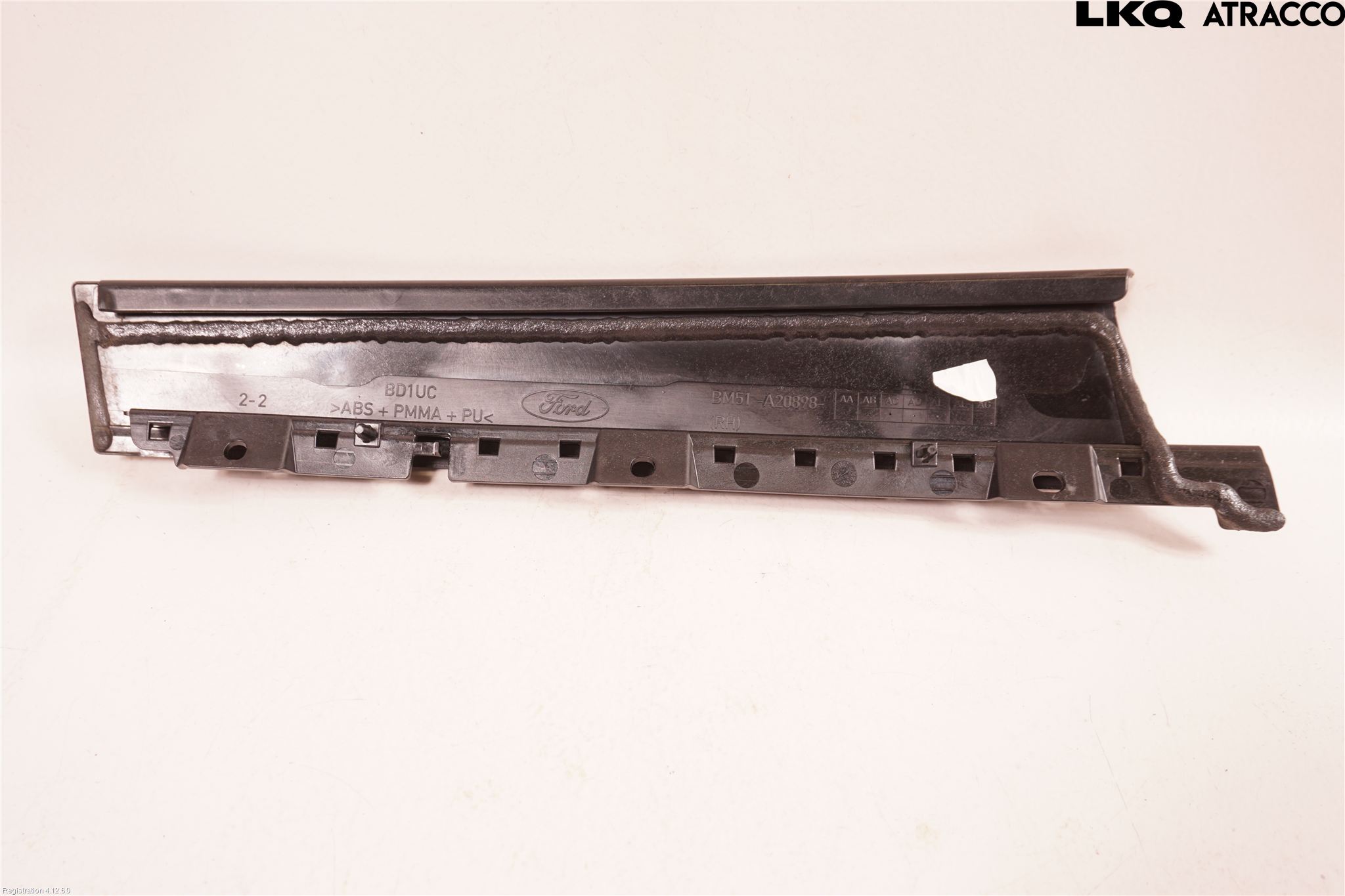 Ford FOCUS 15-18 Dörr Dekorlist Fram Hö