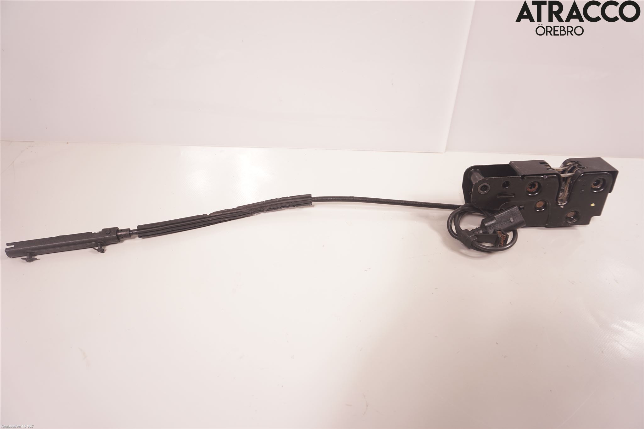 Audi A4 ALLROAD 09-16 Huvlås