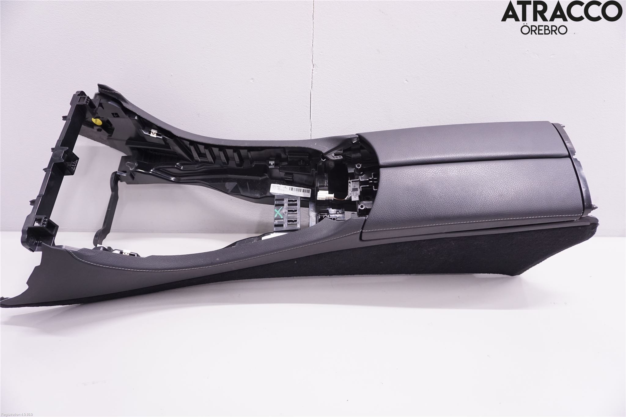 Mercedes-Benz MB E-KLASS (W213) 16-23 Instrumentkonsoll Golv