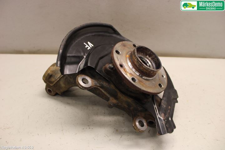 Nissan QASHQAI 14-17 Styrspindel Lagerhus Vä