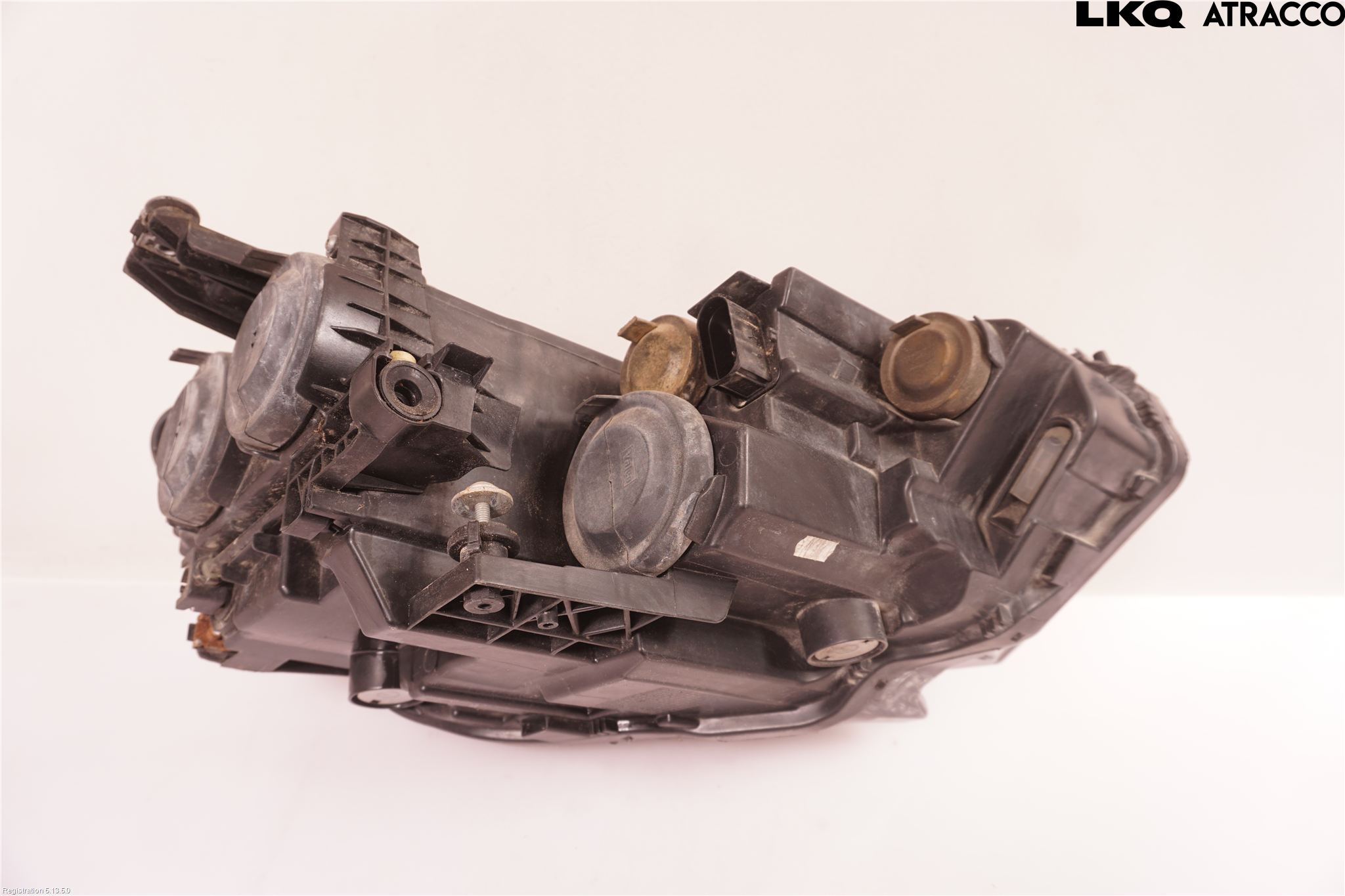 Volkswagen VW PASSAT 15-19 Strålkastare Vänster