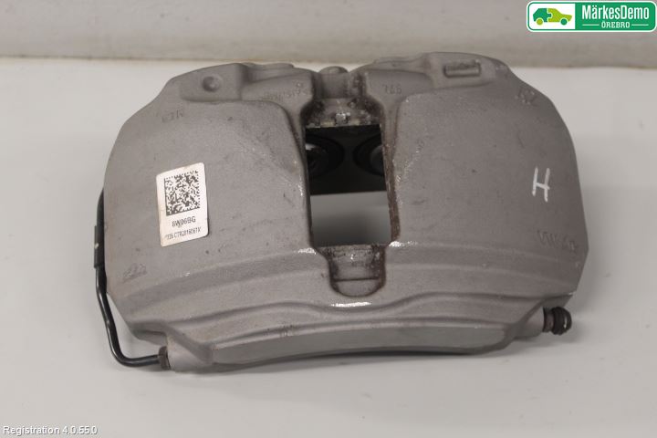 Audi A4/S4 B9 16-19 Bromsok Fram Höger