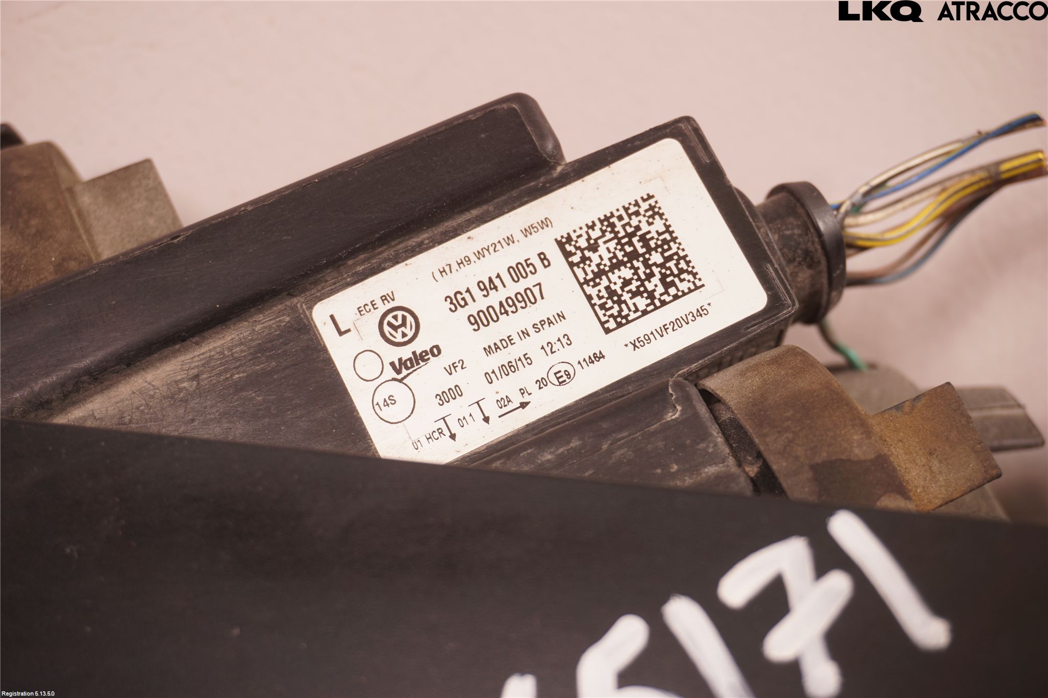 Volkswagen VW PASSAT 15-19 Strålkastare Vänster