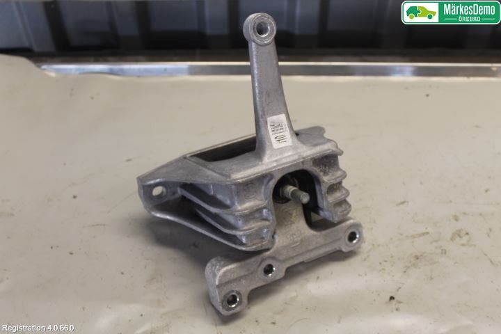 Kia STONIC 18->> Motorfäste