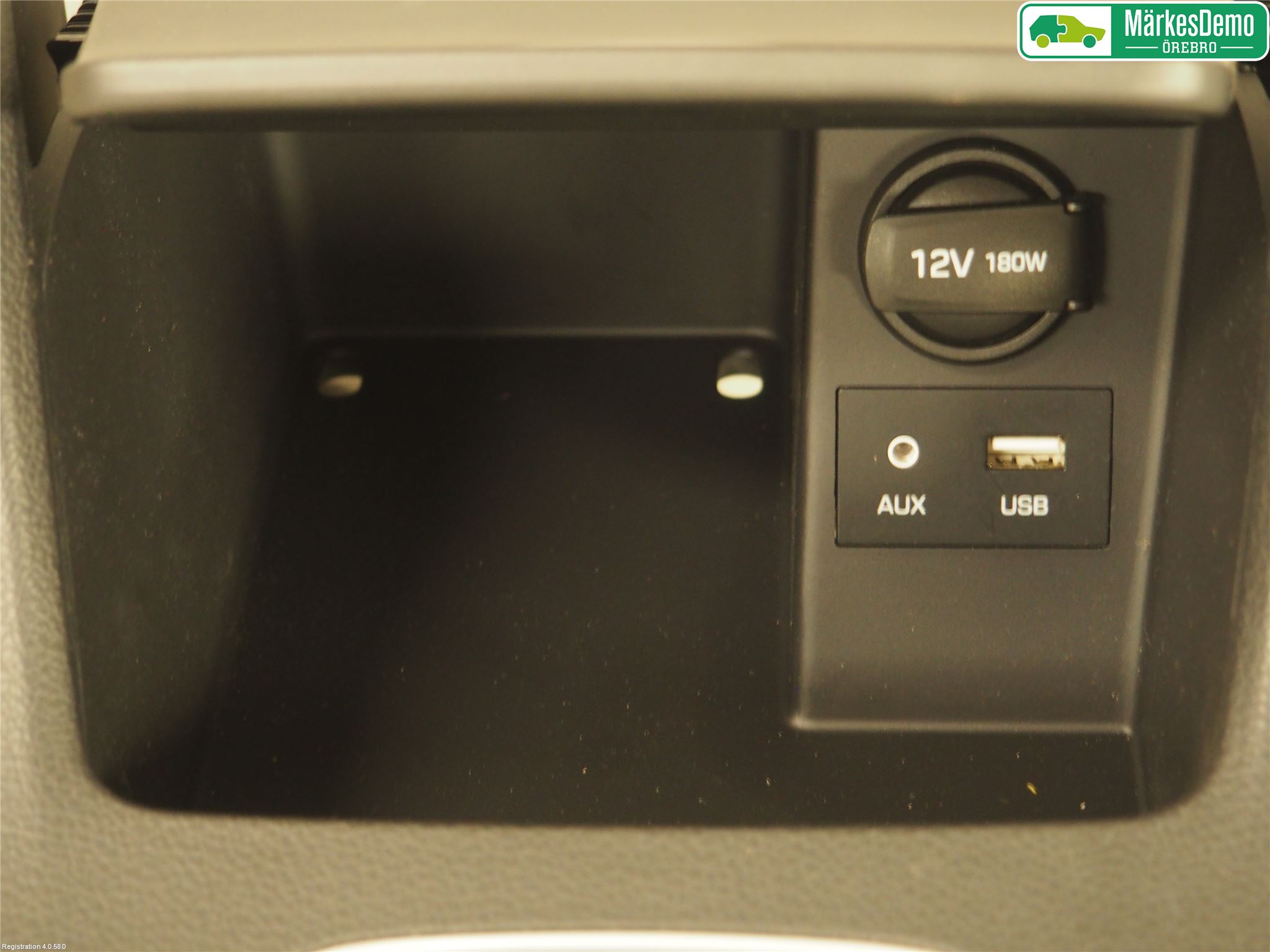 Hyundai i30 PD 17- Instrumentkonsoll Golv