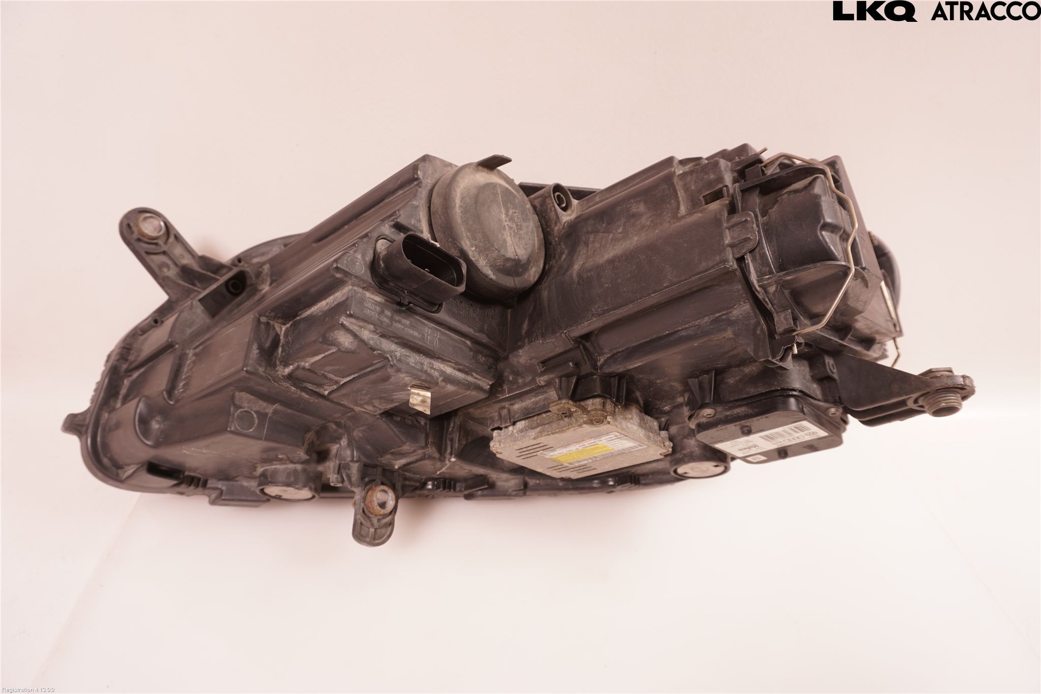 Volkswagen VW PASSAT 11-14 Strålkastare Höger