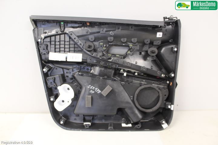 Peugeot 5008 17-24 Dörrklädsel Hö