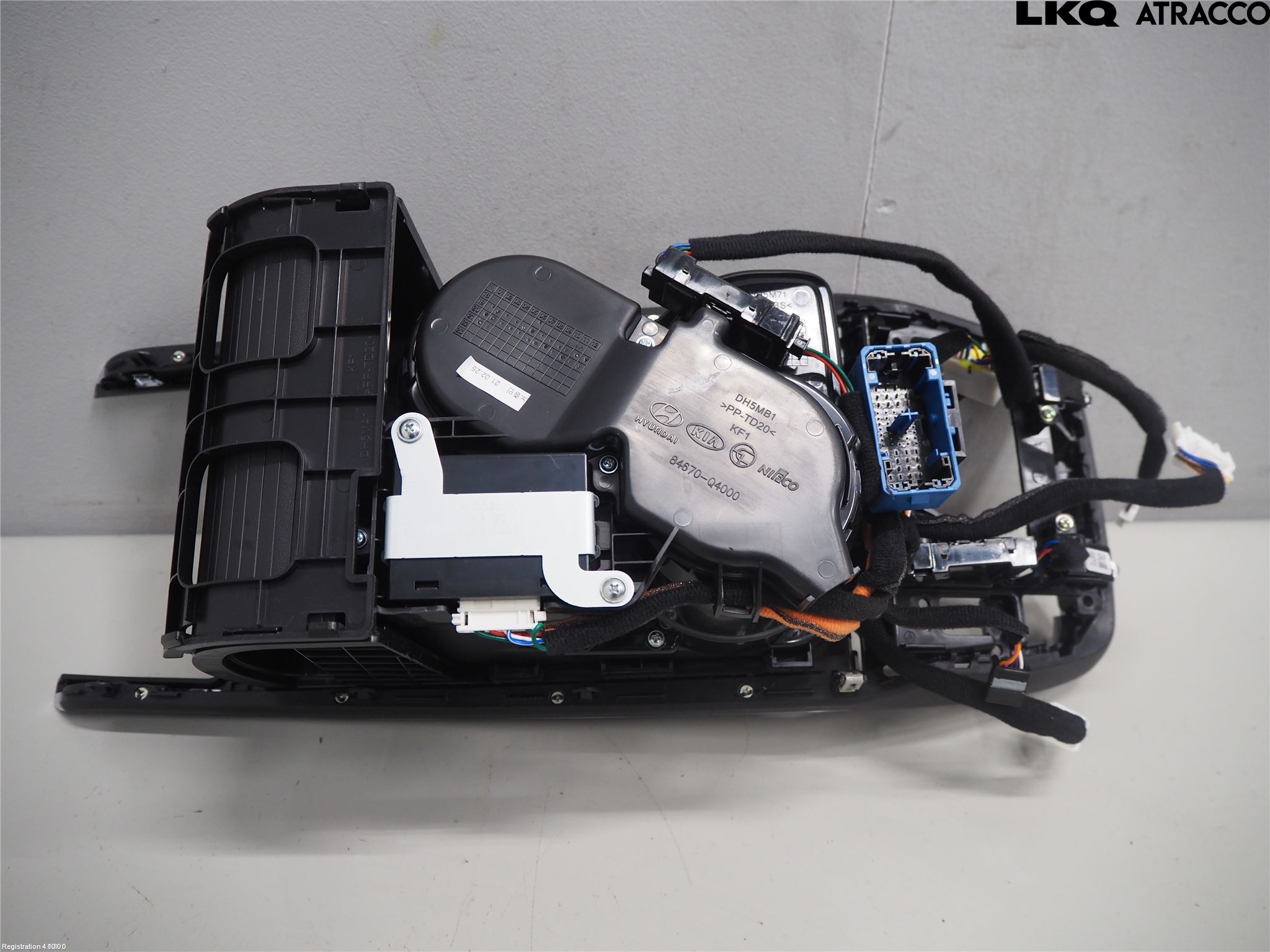 Kia NIRO (DE) 17-22 Instrumentkonsoll Golv