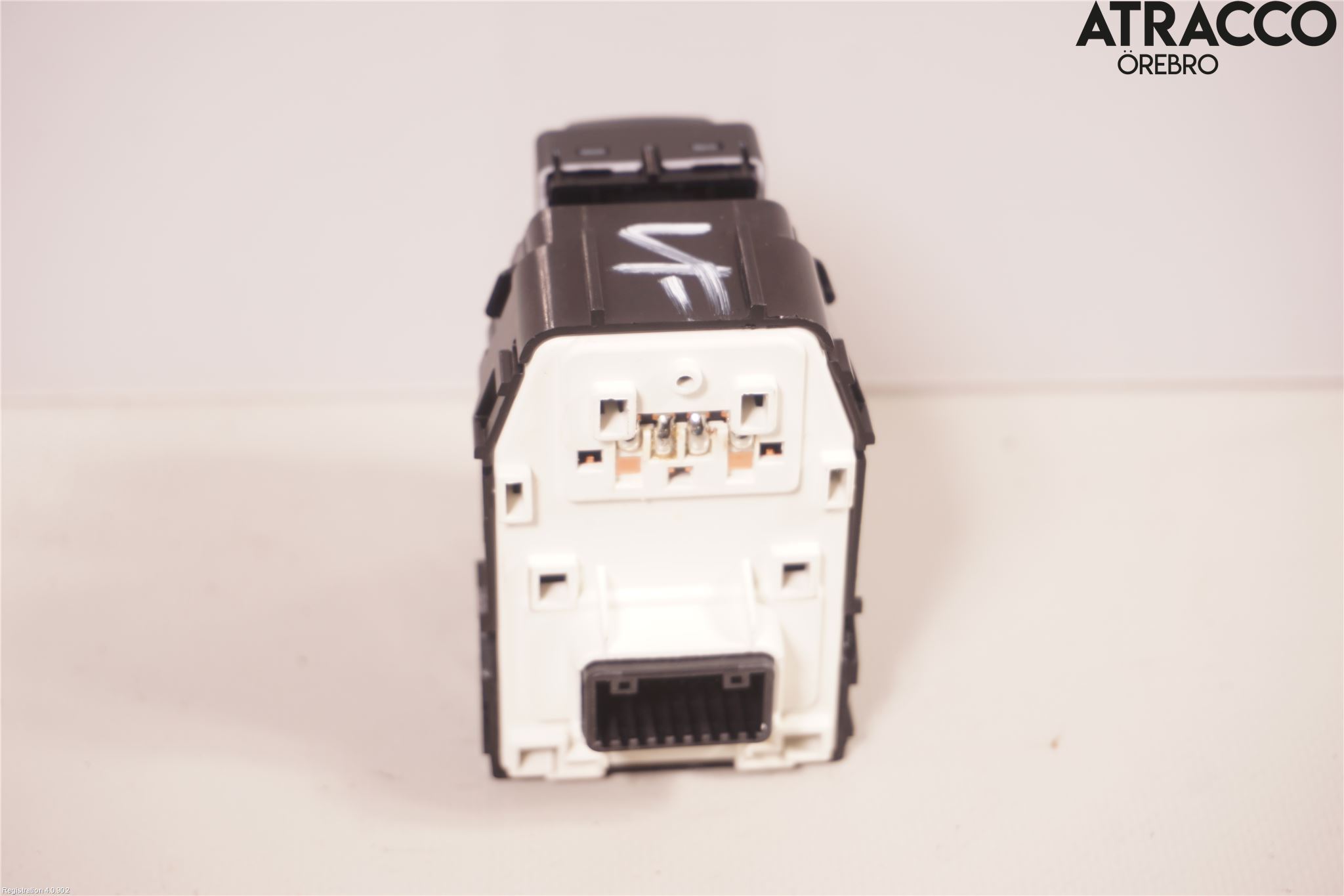 Kia STONIC 18->> Strömställare Spegel