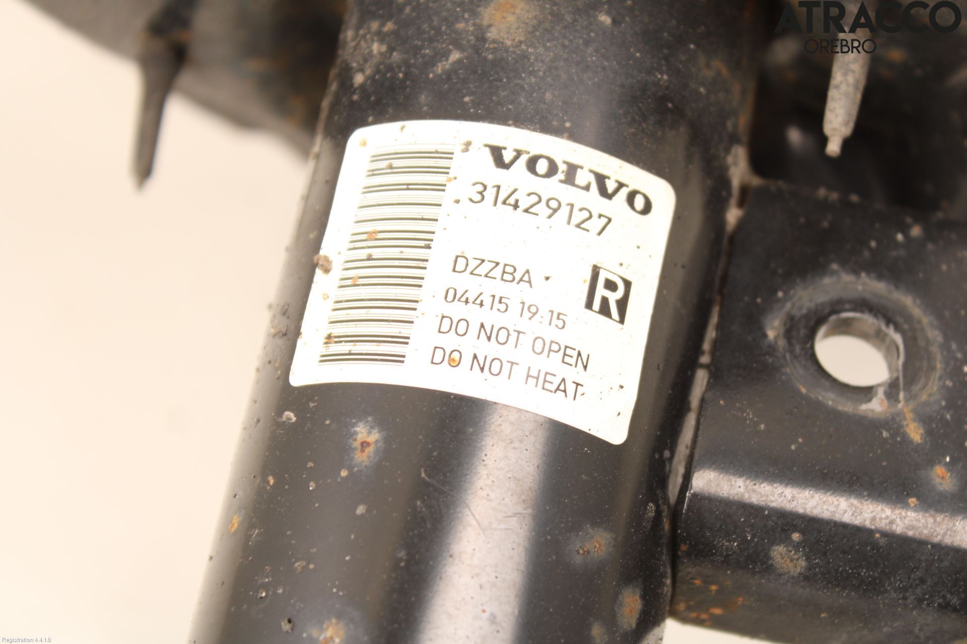Volvo XC70 14-16 Fjäderben Fram Höger
