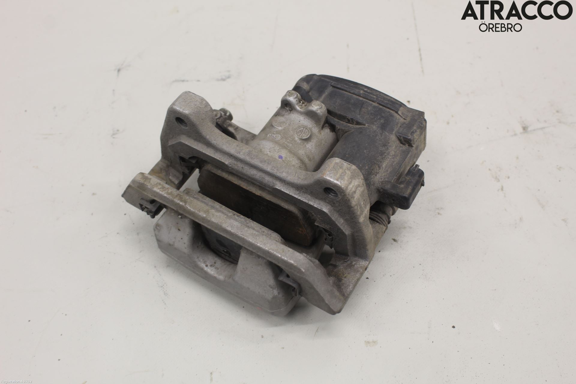 Tesla MODEL 3 17- Bromsok Bak Vänster