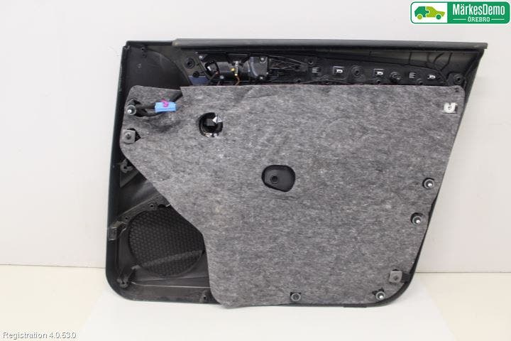 Audi Q5 09-16 Dörrklädsel Vä