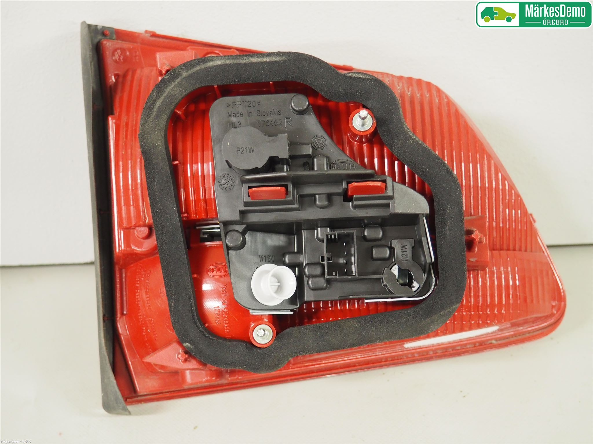 Volkswagen VW TOURAN 10-15 Bakljus Lucka Hö