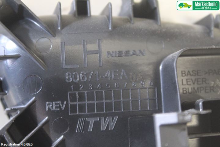 Nissan NAVARA, TREK-1 17-21 Dörrhandtag Inre Vä